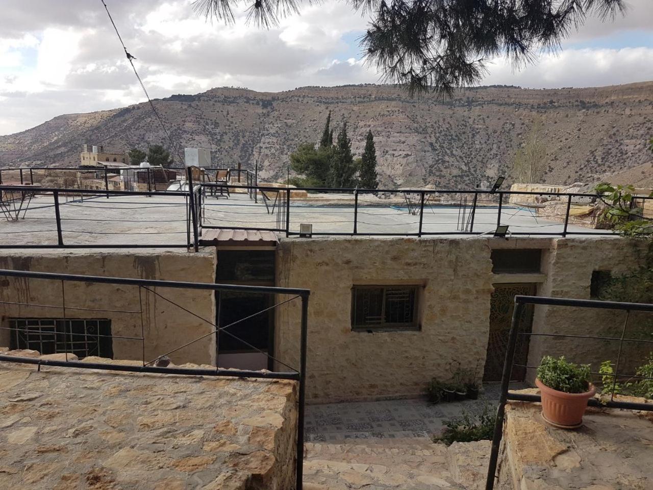 Dana Moon Hostel Exterior photo